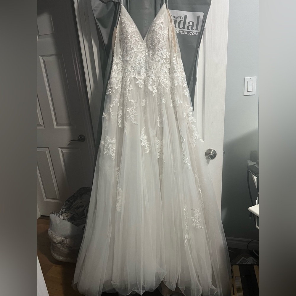 Sophia Tolli Ivory Floral Lace Wedding Gown